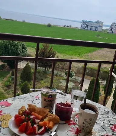 Entire 4pax , Sea View, Pool 公寓