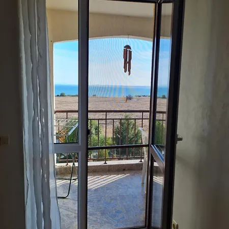 Entire 4pax , Sea View, Pool Apartament Rawda