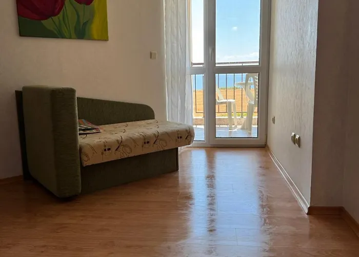 Entire 4pax , Sea View, Pool Ravda